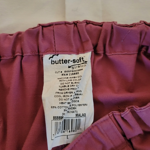 Uniform Advantage Large Mauve Scrub Set with 3/4 sleeve top. - Picture 2 of 7